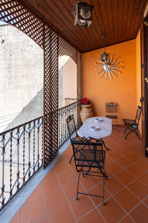 Le Rose Di Nonna Maria, Appartamento Di Lusso In Centro Citta Palermo Bagian luar foto